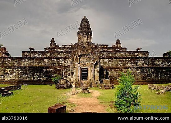 Bakong, Roluos Group, Siem Reap, Cambodia, Southeast Asia, Asia.