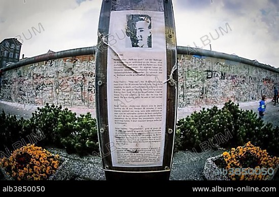 Memorial for Peter Fechter, western side of the Berlin Wall, April 1990, Berlin, Berlin, Germany, Europe.