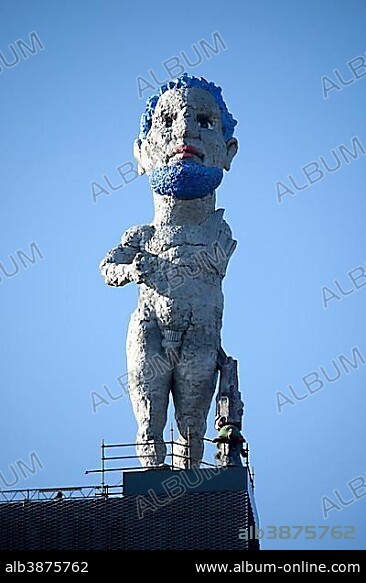 Hercules for the Ruhr Area, sculpture on the former colliery winding tower of the Nordstern Coal Mine Industrial Complex, artist Markus Luepertz, Gelsenkirchen, Ruhr, North Rhine-Westphalia, Germany, Europe, PublicGround, Europe.