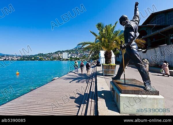 Freddie Mercury statue, Quai de la Rouvenaz, Lake Geneva, Montreux, Canton Vaud, Switzerland, Europe.