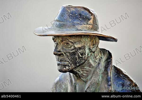 Sculpture, homage to the artist Suso MACHIN, designed by Silverio Lopez, Puerto del Rosario, Fuerteventura, Canary Islands, Spain, Europe.