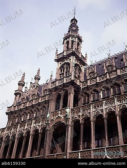 MAISON DU ROI O CASA DEL REY - EDIFICIO NEOGOTICO REALIZADO EN 1873 SITUADO EN LA GRAN PLAZA DE BRUSELAS.