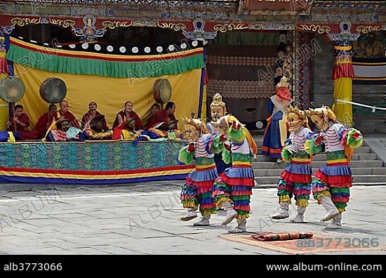 Tibetan Buddhism, religious masked Cham dance, at the important Kumbum Monastery, Gelug or Gelug-pa yellow hat sect, Ta'er Monastery, Huangzhong, Xinning, Qinghai, formerly Amdo, Tibet, China, Asia.