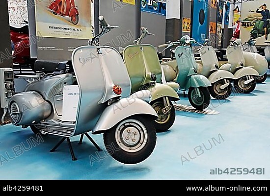 Antique scooters, Museo Piaggio, Vespa, museum, Pontedera, Province of Pisa, Tuscany, Italy, Europe.
