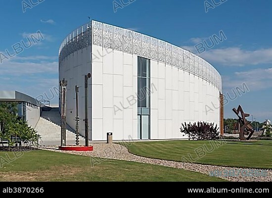 Danubiana Gallery of Modern Art, Meulensteen Art Museum, Cunovo, Bratislava, Slovakia, Europe.