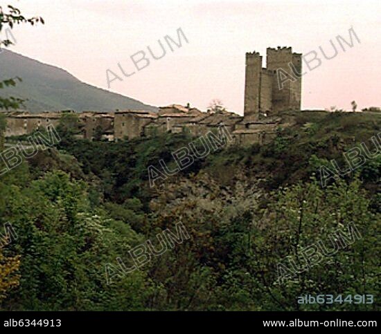 PUEBLO ABANDONADO EN EL AÑO 1959 POR LA CONSTRUCCION DEL EMBALSE DE YESA.