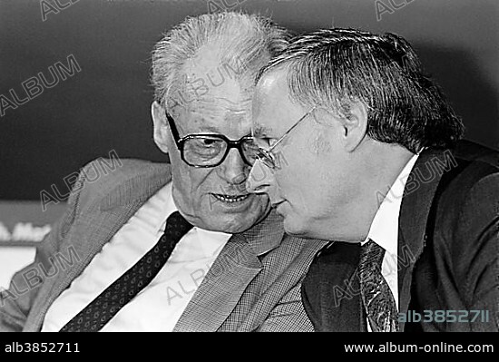 Willy Brandt and Oskar Lafontaine at the unification convention of the SPD of the GDR with the West German SPD, Berlin, Germany, Europe.