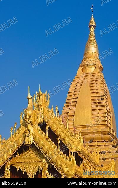 Shwezigon Pagoda, Bagan, Burma, Pagan, Myanmar, Asia.
