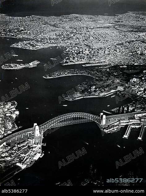 Historic photograph, aerial view of Sydney, view of city with bridge, Australia, around 1930, Oceania.