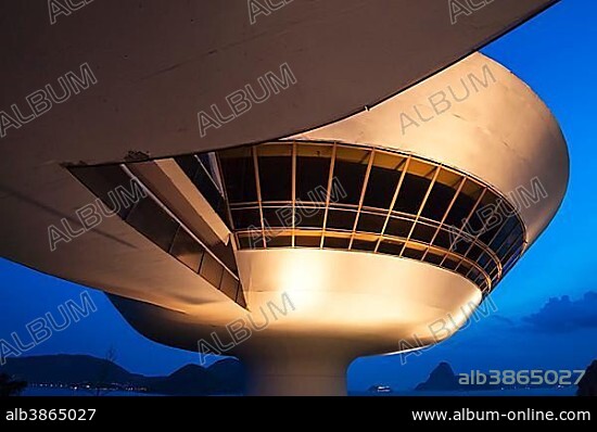 Niterói Contemporary Art Museum, Niterói, Rio de Janeiro State, Brazil, South America.