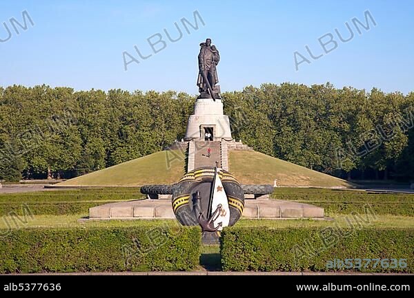 Soviet Memorial, Treptower Park, Berlin, Germany, Europe.