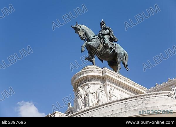 Equestrian statue on the Monumento a Vittorio Emanuele II, national landmark, Via del Corso, Rome, Italy, Europe.
