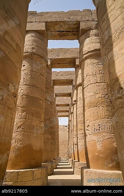 Columns, large hypostyle hall, Temple of Amun-Re, Karnak Temple, Karnak, Egypt, Africa.