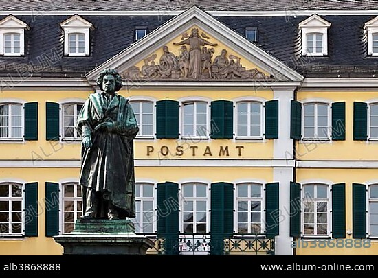 Beethoven Memorial in front of the Main Post Office, Münsterplatz, Bonn, North Rhine-Westphalia, Germany, Europe.