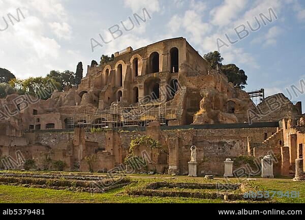 Former gardens of the House of the Vestal Virgins in front of granary ruins, Forum Romanum, Rome, Italy, Europe.
