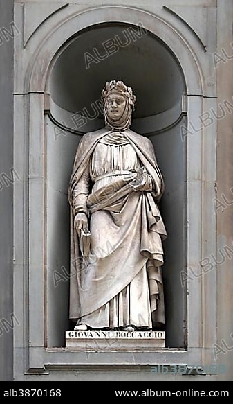 Statue of Giovanni Boccaccio in the courtyard of the Uffizi, Florence, Tuscany, Italy, Europe.