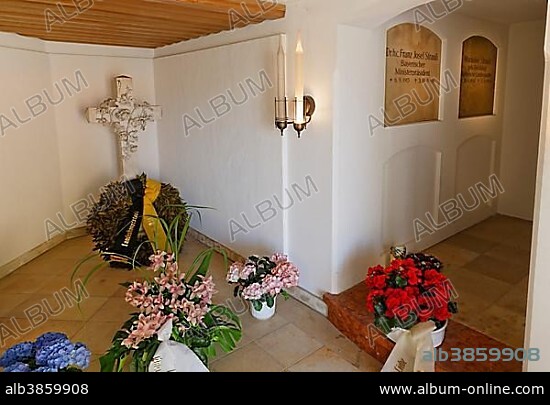Strauß-crypt, grave of Marianne and Franz Josef Strauß, Rott am Inn, Upper Bavaria, Bavaria, Germany, Europe.
