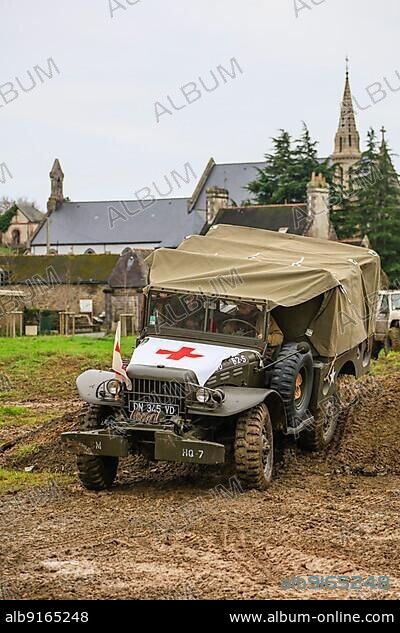 Dodge WC52 Truck, Weapons and Troop Carrier of the American Army in World War 2, here as an ambulance at a classic car meeting in Landernau, Departement Finistere Penn-ar-Bed, Region Bretagne Breizh France.