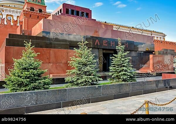 Lenin's tomb containing his embalmed body to visit the Red Square in Moscow; Russia; Tumulo de Lenin; Moscow; Brasil; Europe.