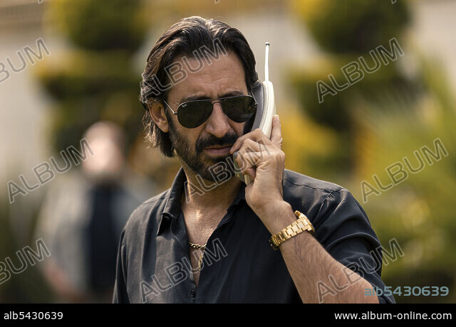 JOSE MARIA YAZPIK in NARCOS MEXICO 2018 directed by ALEJANDRA MARQUEZ ABELLA AMAT ESCALANTE ANDRES BAIZ JOSEF KUBOTA WLADYKA LUIS ORTEGA and WAGNER MOURA. Copyright Album alb5430639