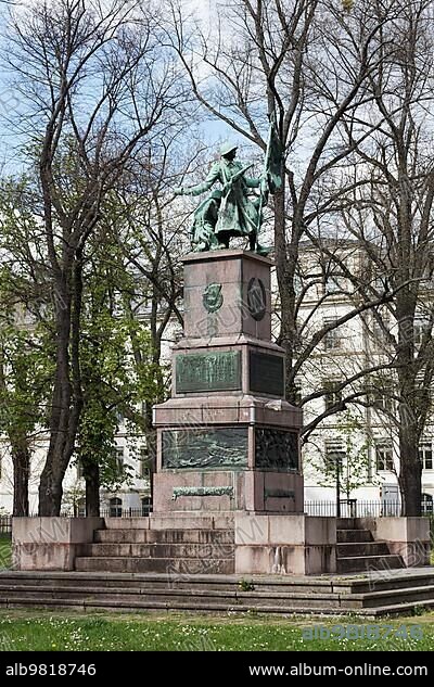 Soviet Memorial of 1945; Monument to the Soldiers of the Red Army who died in the Second World War; Dresden; Saxony; Germany; Europe.