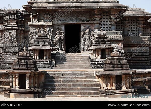 Hoysaleswara Temple, Hoysala style, Halebidu, Karnataka, South India, India, South Asia, Asia.