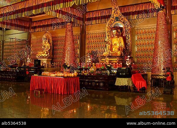 Interior, Kek Lok Si Temple, Georgetown, Penang Island, Malaysia, Asia.