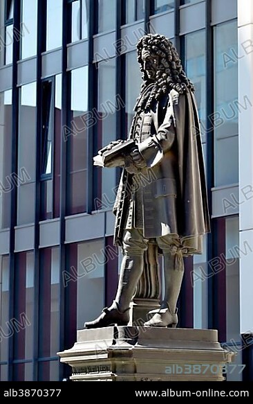 Gottfried Wilhelm Leibniz Monument, Leipzig, Saxony, Germany, Europe.