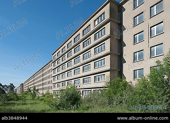 Gigantic housing block in Prora, former seaside resort Rügen of the Kraft durch Freude or KdF organization, unfinished major project under National Socialism, 1936-39, Prora district, Binz, Rügen, Mecklenburg-Western Pomerania, Germany, Europe.