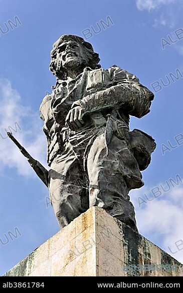 Memorial to Ernesto Che Guevara, 6 metre tall bronze statue, Santa Clara, Cuba, Greater Antilles, Caribbean, Central America, America, Central America.