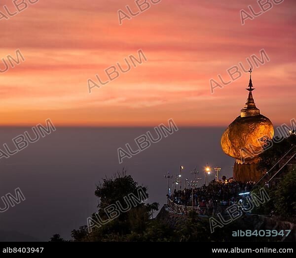 Golden Rock, Kyaiktiyo Pagoda, famous Myanmar landmark, Buddhist pilgrimage site and tourist attraction, Myanmar, Asia.