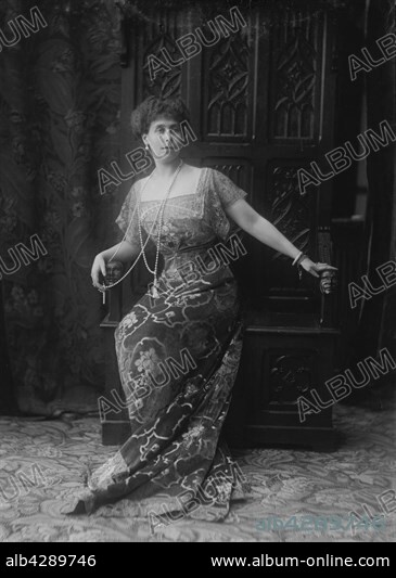 Princess Victoria Melita of Saxe-Coburg and Gotha, Grand Duchess of Russia from 1905.. c.1910. . Photo Taponier. Photo12.com - Coll. Taponier.