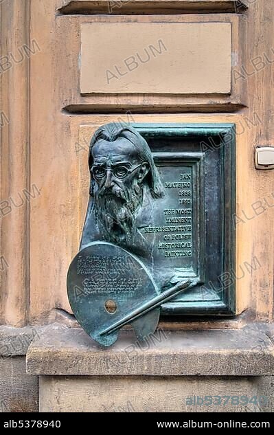 Sculpture at the entrance to Dom Jana Matejki, birthplace of the painter Jana Matejko, 1838-1893, Ulica Florianska, Florianska Street, main square of Krakow, UNESCO World Heritage Site, Poland, Europe.
