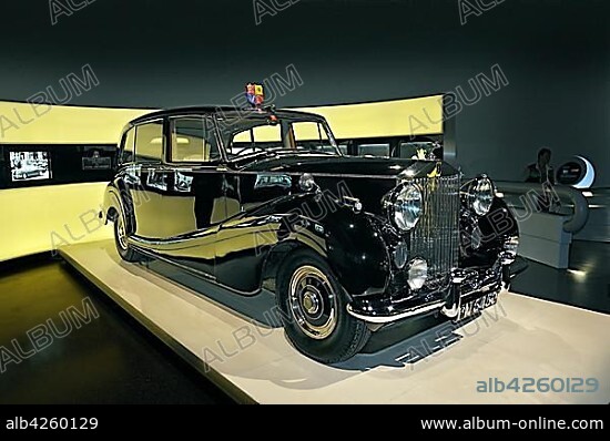 Rolls-Royce Phantom IV, 1950-56, only 18 pieces were built exclusively for royalty and heads of state, BMW Museum, Munich, Upper Bavaria, Bavaria, Germany, Europe.