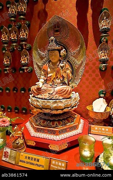 Buddha statue at the Kwan Im Thong Hood Cho Temple, Waterloo Street, Singapore, Southeast Asia, Asia.