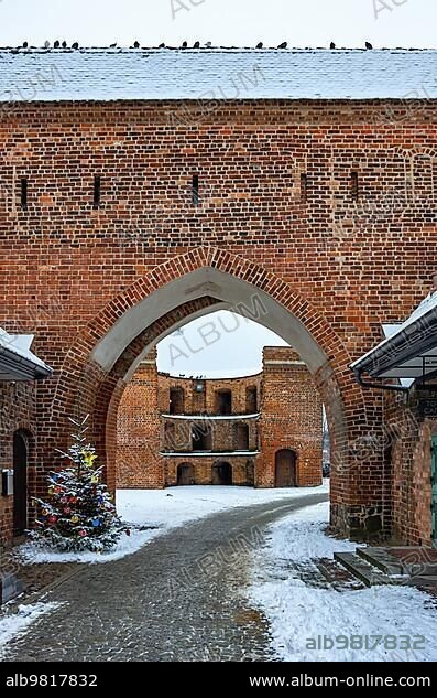 Partial view of the Friedländer Tor; the eastern medieval city gate; looking towards the Vortor; Neubrandenburg; Mecklenburg-Western Pomerania; Germany; Europe.