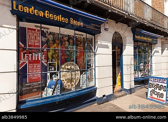 Shop window, London Beatles Store in Baker Street, London, England, United Kingdom, Europe.