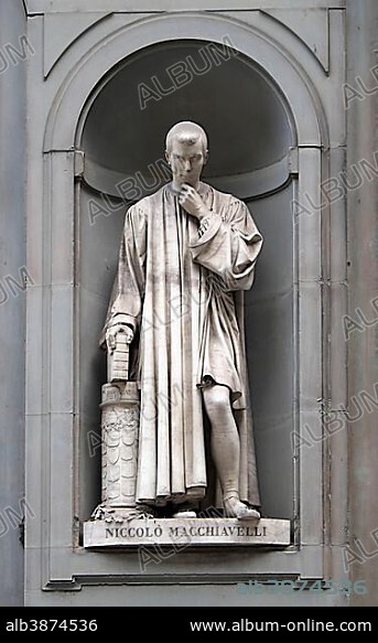 Statue of Niccolo Machiavelli in the courtyard of the Uffizi, Florence, Tuscany, Italy, Europe.