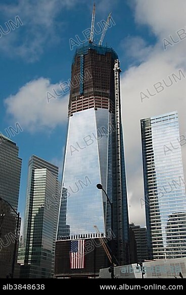 High-rise construction site, construction of the skyscraper, One World Trade Center, Freedom Tower, American flag, 9-11 Memorial, Ground Zero, New York City, USA, North America, America, North America.