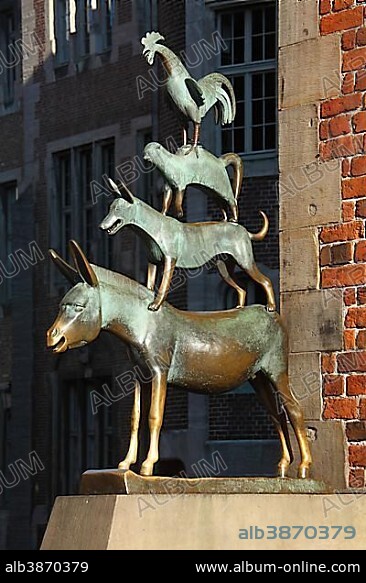 Bremen Town Musicians, bronze sculpture by Gerhard Marcks, Bremen, Germany, Europe.