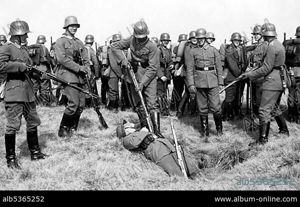 Reichswehr, Army of the Reich manoeuvre, historical photo.