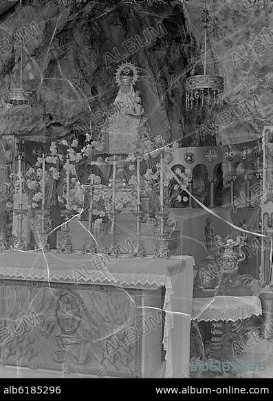 VIRGEN DE COVADONGA - LA SANTINA - TALLA DEL SIGLO XVII - FOTOGRAFIA EN BLANCO Y NEGRO - AÑOS 60.