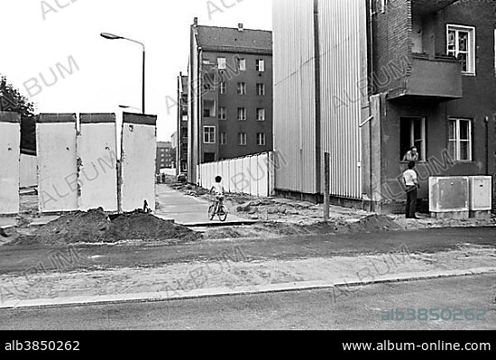 Remains of the Berlin Wall, strip of the Berlin Wall Heidelberger Straße road between Neukoelln and Treptow, Berlin, Germany, Europe.
