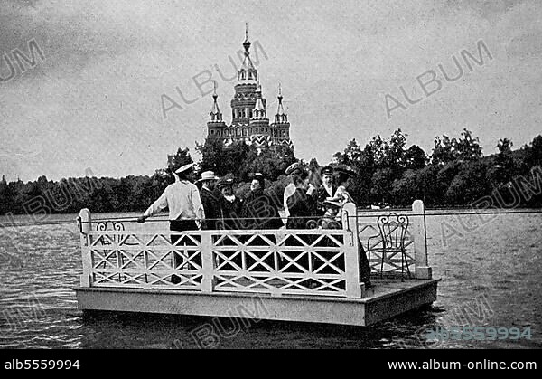 Bewegliche Brücke bei Schloss Petershof, Sankt Petersburg, in Russland, Foto aus dem Jahre 1899, Historisch, digital restaurierte Reproduktion einer Originalvorlage aus dem 18. Jahrhundert, genaues Originaldatum nicht bekannt.