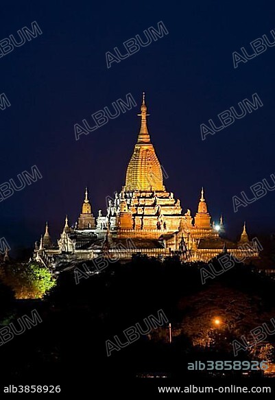 Ananda Temple at night, Bagan, Myanmar, Southeast Asia, Asia.