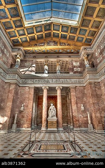 Interior of the Walhalla Temple, overlooking the gallery, Ludwig I. below, founder of Walhalla, Donaustauf, Upper Palatinate, Bavaria, Germany, Europe.