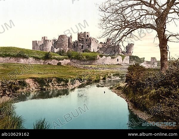 Caerphilly Castle, Castell Caerffili, a castle ruin in Wales, 1880, Historical, digitally enhanced reproduction of a photochrome print of the time.