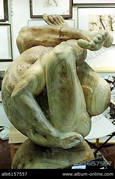ESCULTURA  -EL HOMBRE BOLA-.