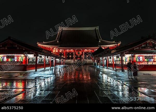 Night Scene, Buddhist Temple Complex, SensÅ-ji Temple or Asakusa Shrine, Asakusa, Tokyo, Japan, Asia.