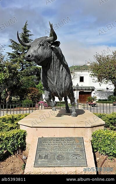 Monument to a fighting bull, bullring of Ronda, Plaza de Toros, Ronda, Malaga province, Andalusia, Spain, Europe.